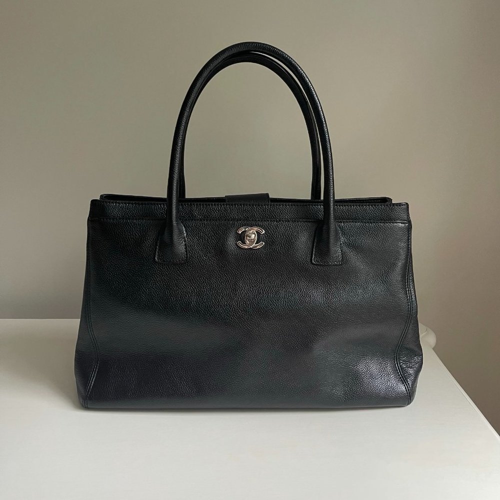 CHANEL Calfskin Cerf Executive Shopper Tote Black